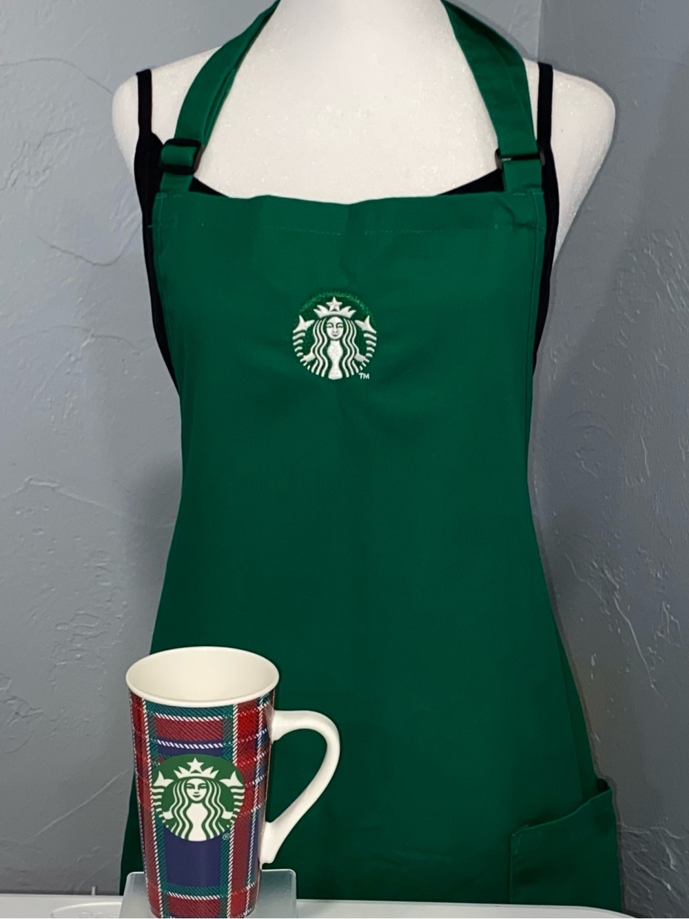 Starbucks Green Barista Apron with 16oz Tartan Plaid Starbucks Mug